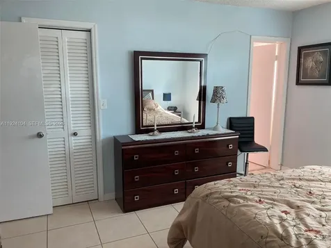 5300 Washington Street Hollywood FL 33021