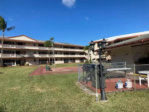 5300 Washington Street Hollywood FL 33021
