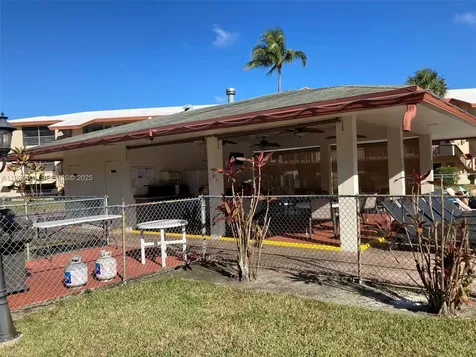 5300 Washington Street Hollywood FL 33021