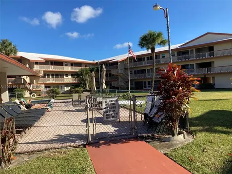 5300 Washington Street Hollywood FL 33021