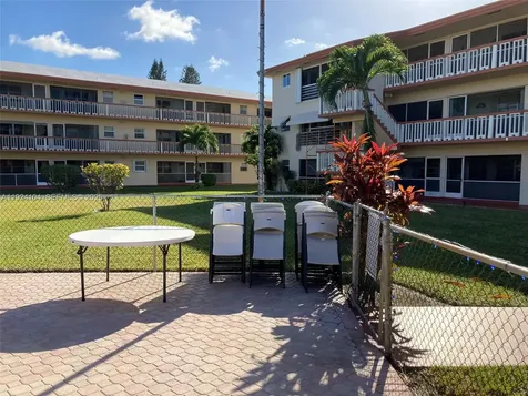 5300 Washington Street Hollywood FL 33021