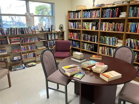 5300 Washington Street Hollywood FL 33021