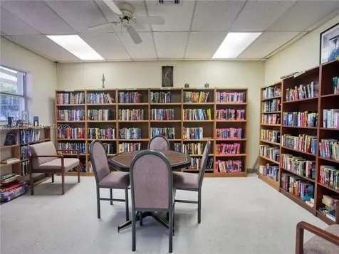 5300 Washington Street Hollywood FL 33021