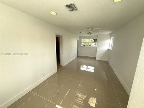 4411 NW 34th Street Lauderdale Lakes FL 33319