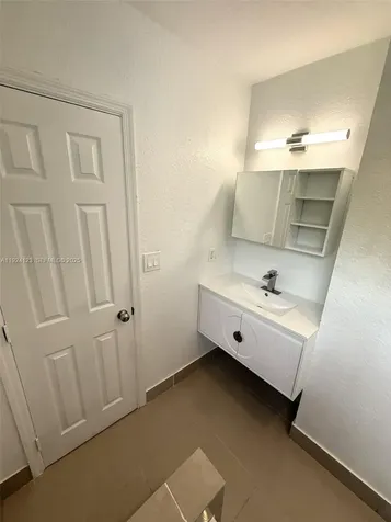 4411 NW 34th Street Lauderdale Lakes FL 33319