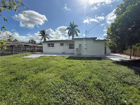 4411 NW 34th Street Lauderdale Lakes FL 33319