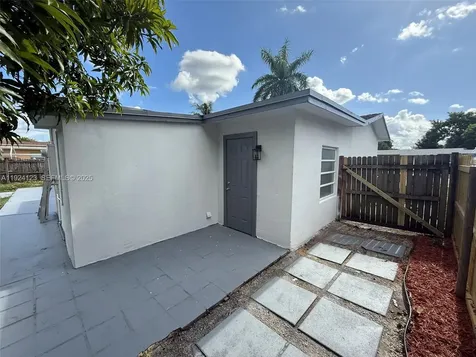 4411 NW 34th Street Lauderdale Lakes FL 33319