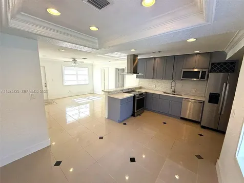 4411 NW 34th Street Lauderdale Lakes FL 33319
