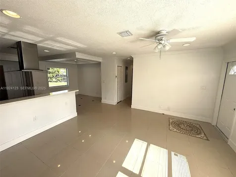 4411 NW 34th Street Lauderdale Lakes FL 33319