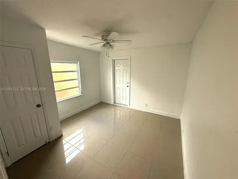 4411 NW 34th Street Lauderdale Lakes FL 33319