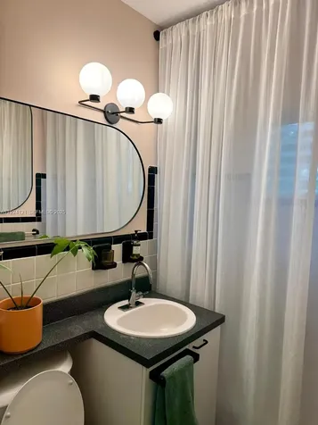 1127 Meridian Avenue Miami Beach FL 33139