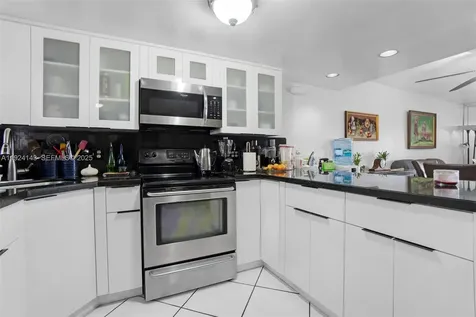 5530 W 26th Court Hialeah FL 33016