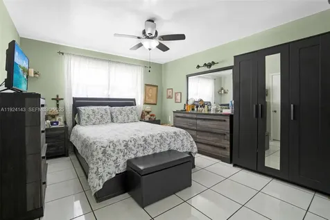 5530 W 26th Court Hialeah FL 33016