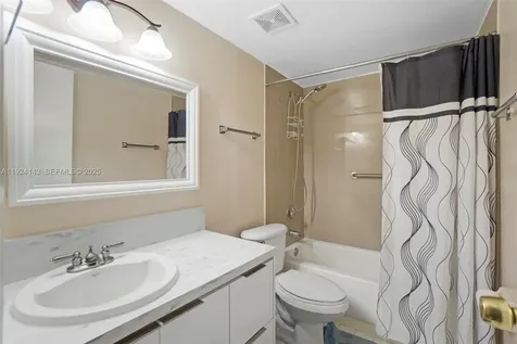 5530 W 26th Court Hialeah FL 33016