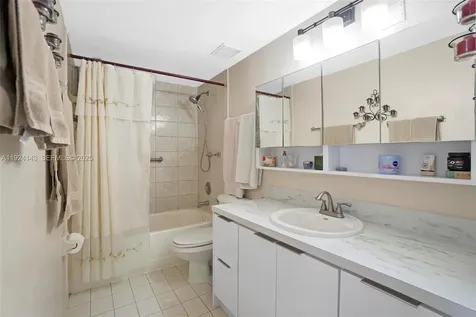 5530 W 26th Court Hialeah FL 33016