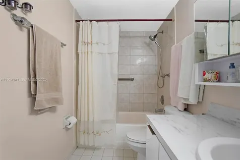5530 W 26th Court Hialeah FL 33016