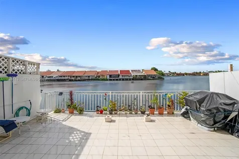 5530 W 26th Court Hialeah FL 33016