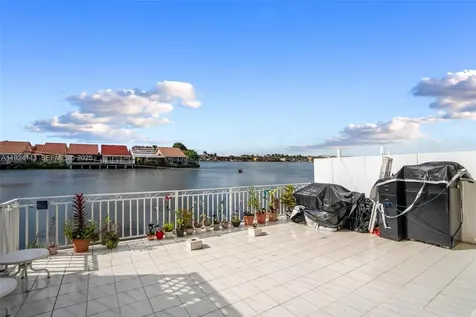 5530 W 26th Court Hialeah FL 33016