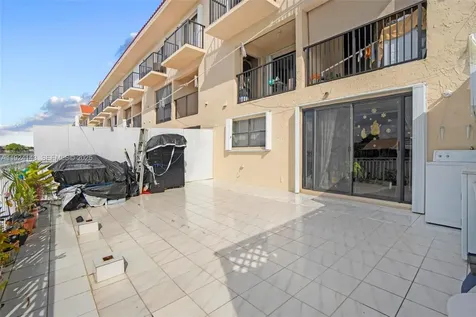5530 W 26th Court Hialeah FL 33016