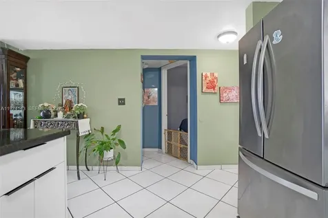 5530 W 26th Court Hialeah FL 33016