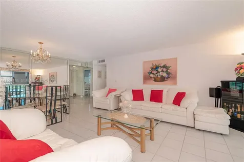401 SE 3rd Street Dania Beach FL 33004