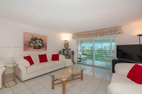 401 SE 3rd Street Dania Beach FL 33004