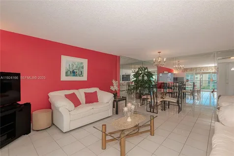 401 SE 3rd Street Dania Beach FL 33004