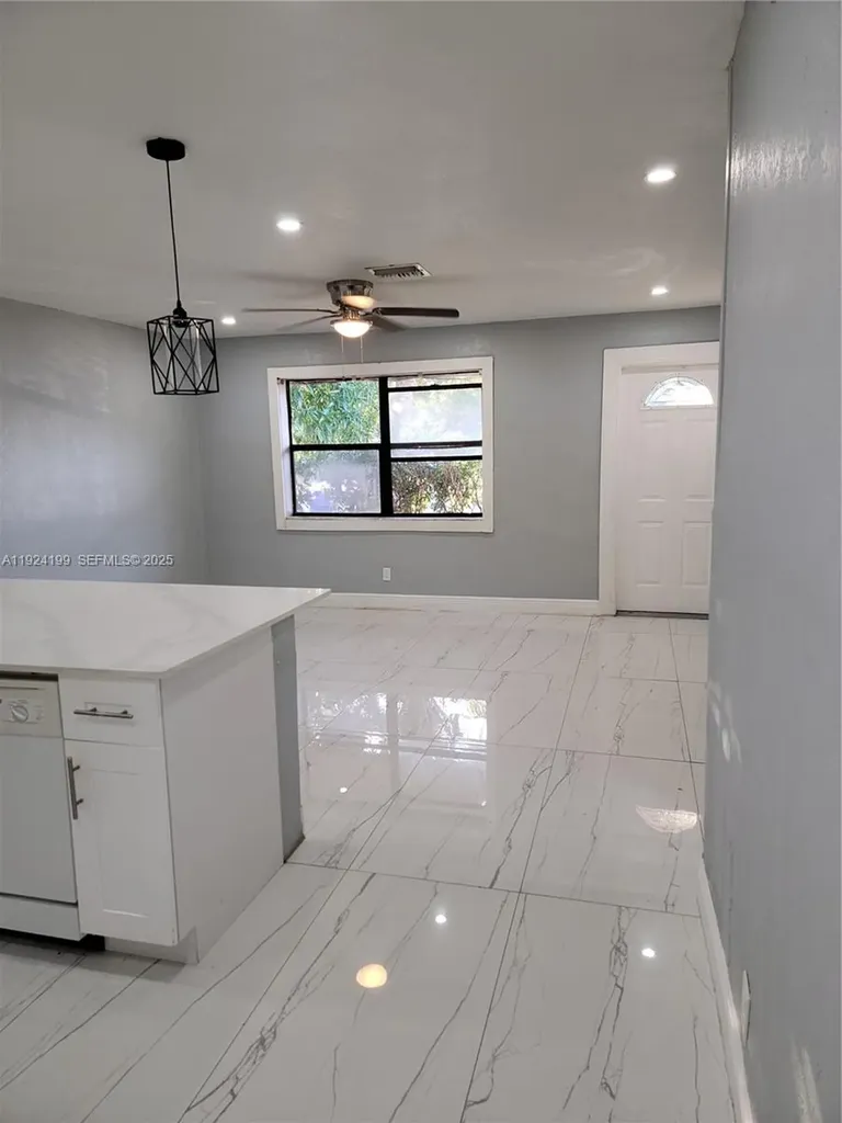 1710 SW 70th Way North Lauderdale FL 33068