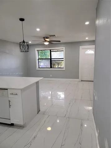 1710 SW 70th Way North Lauderdale FL 33068