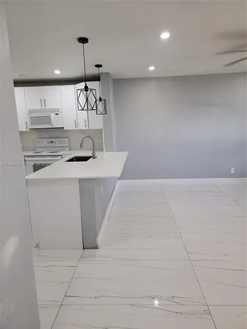 1710 SW 70th Way North Lauderdale FL 33068