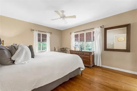 492 NE 55th Street Miami FL 33137