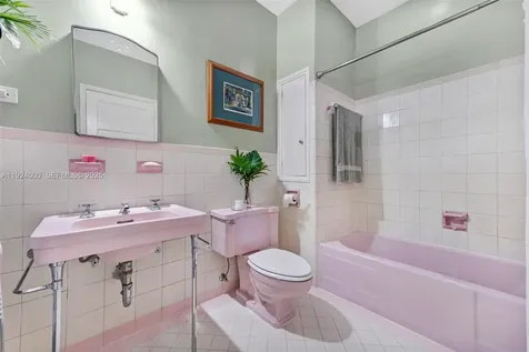 492 NE 55th Street Miami FL 33137