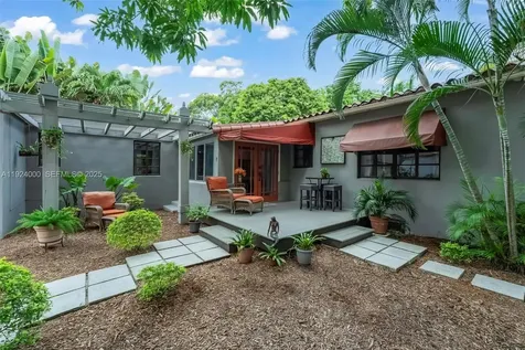 492 NE 55th Street Miami FL 33137