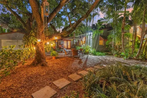 492 NE 55th Street Miami FL 33137