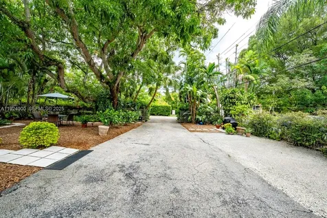 492 NE 55th Street Miami FL 33137