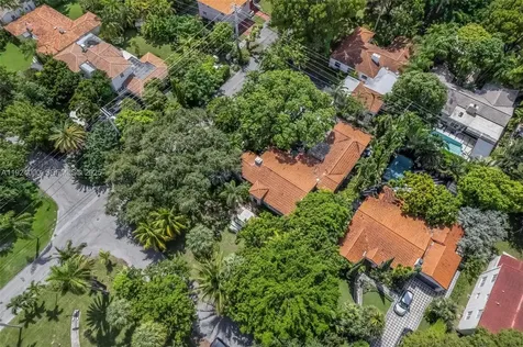 492 NE 55th Street Miami FL 33137