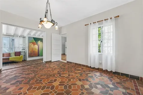 492 NE 55th Street Miami FL 33137