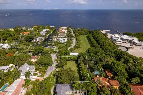 3400 S Moorings Way Coconut Grove FL 33133