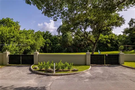 3400 S Moorings Way Coconut Grove FL 33133