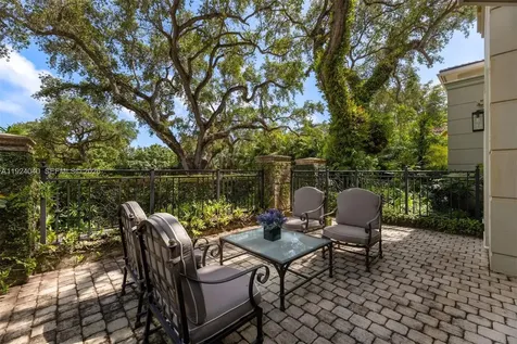 3460 S Moorings Way Miami FL 33133