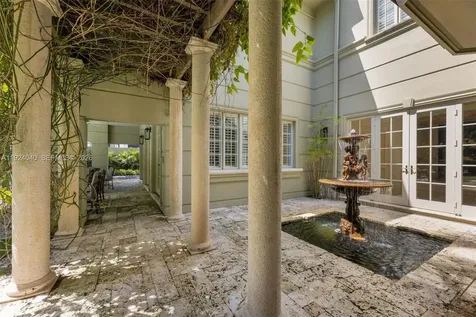 3460 S Moorings Way Miami FL 33133