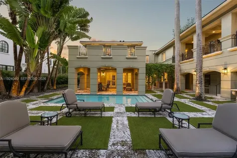 3460 S Moorings Way Miami FL 33133