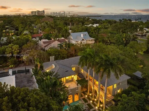 3460 S Moorings Way Miami FL 33133