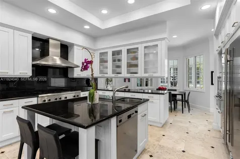 3460 S Moorings Way Miami FL 33133