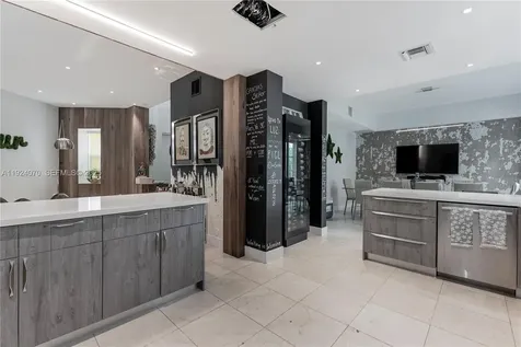 18460 NE 30th Avenue Aventura FL 33160