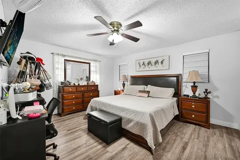 31 NW 133rd Place Miami FL 33182