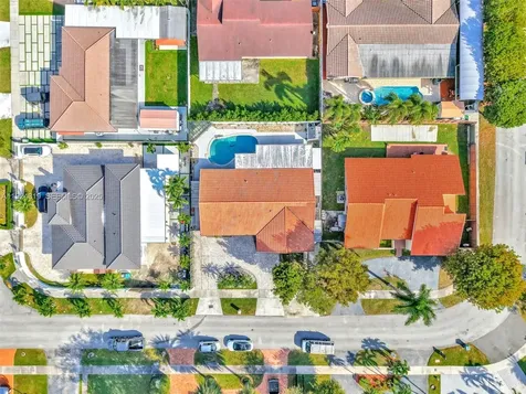 31 NW 133rd Place Miami FL 33182