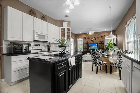 6569 Jog Estates Lane Boynton Beach FL 33437