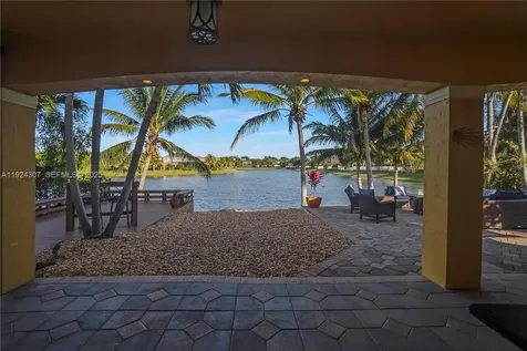 20615 SW 89th Avenue Cutler Bay FL 33189