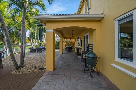 20615 SW 89th Avenue Cutler Bay FL 33189